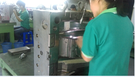 車(chē)燈模具拋光的前期省模