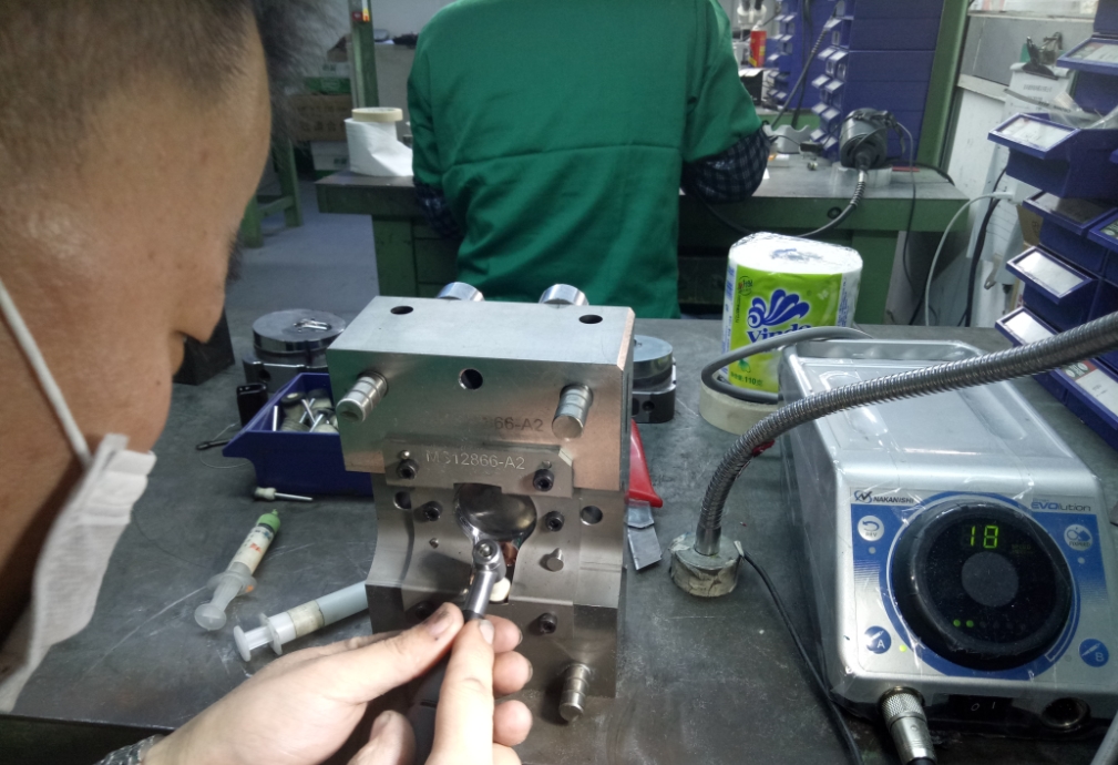 電子外殼模具拋光