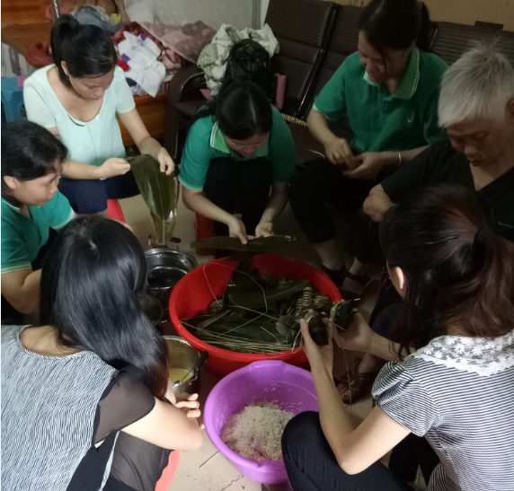 端午節包粽子